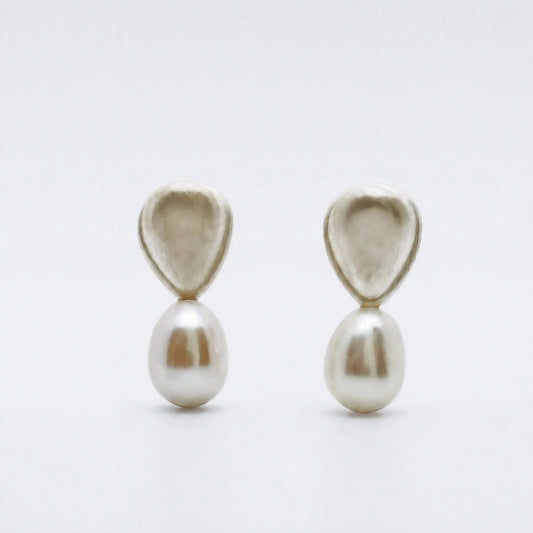 Still Pearl freshwater pearl sterling silver earrings